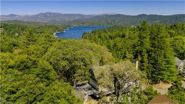 915 Breithorn Drive, Lake Arrowhead, CA 92352