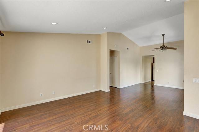 Irvine, CA 92620,54 Monroe #73