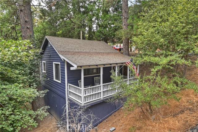 23677 Hillside Dr, Crestline, CA 92325