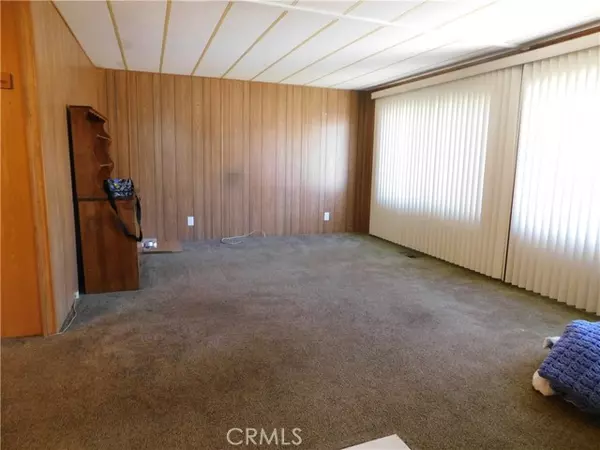 Yucaipa, CA 92399,12151 FREMONT Street #33