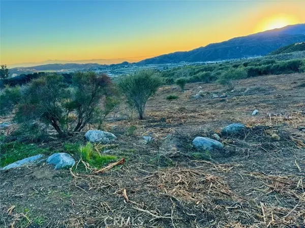 18681 Deercrest Estates Place, San Bernardino, CA 92407