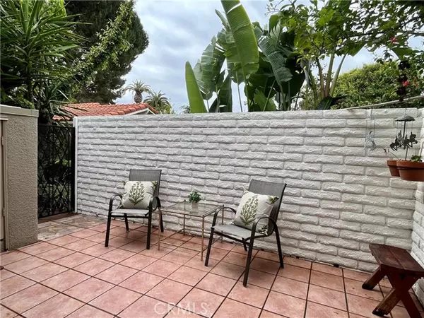 Laguna Woods, CA 92637,2057 Via Mariposa #B