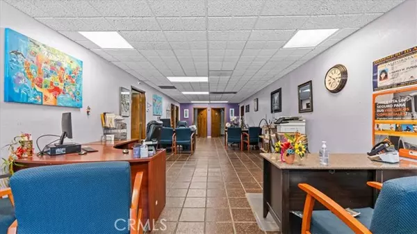 Azusa, CA 91702,580 E Foothill Boulevard