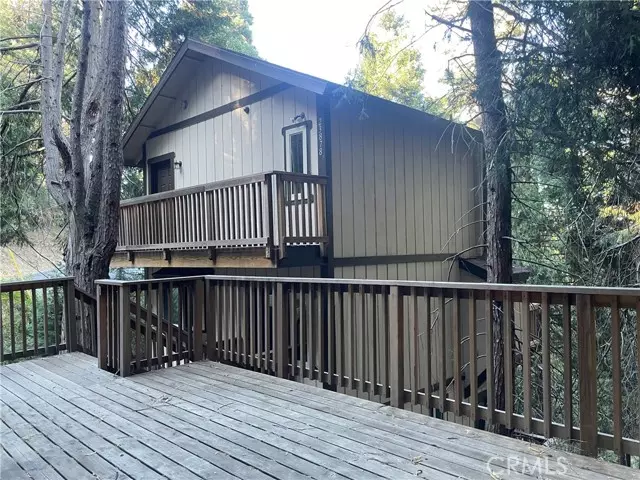 23878 Lakeview Drive, Crestline, CA 92325
