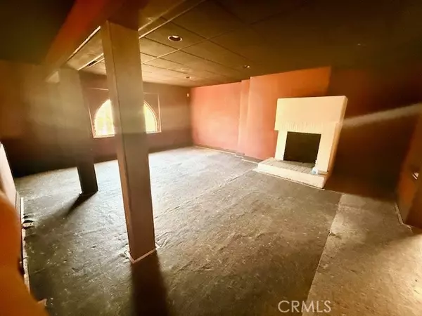 Corona, CA 92882,1353 W 6th Street