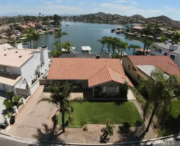 30280 Longhorn Drive, Canyon Lake, CA 92587