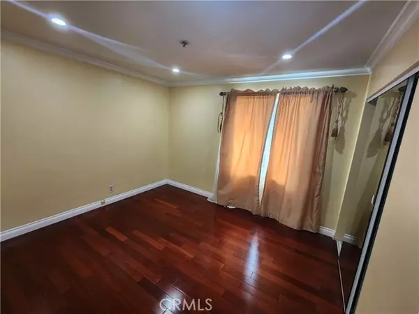 Granada Hills (los Angeles), CA 91344,16331 Shamhart Drive