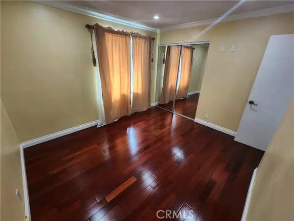 Granada Hills (los Angeles), CA 91344,16331 Shamhart Drive