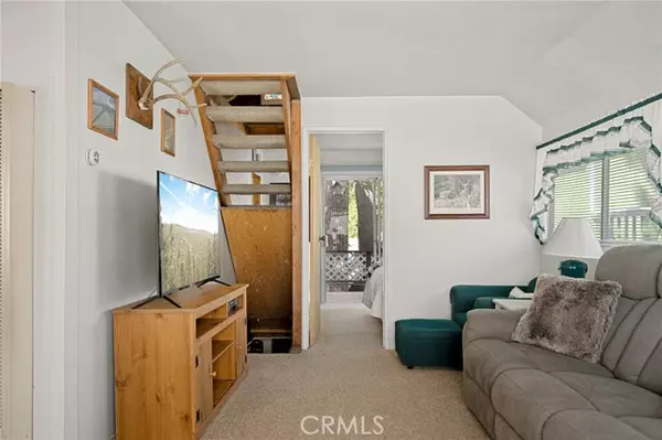 Los Angeles, CA 92382,2412 Ridge Drive