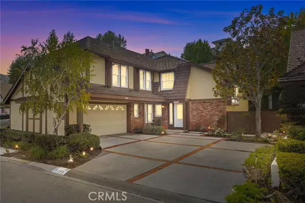 5984 E Avenida La Vida, Anaheim, CA 92807