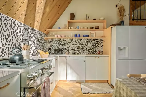 Lake Arrowhead, CA 92352,385 Birchwood Drive