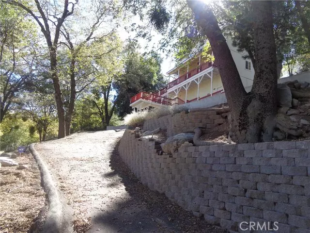 24071 Fern Glen Lane, Crestline, CA 92325