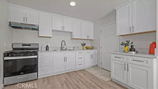 242 E 6th, Perris, CA 92570