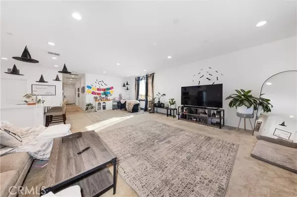 Hesperia, CA 92344,13074 Rosamond Court