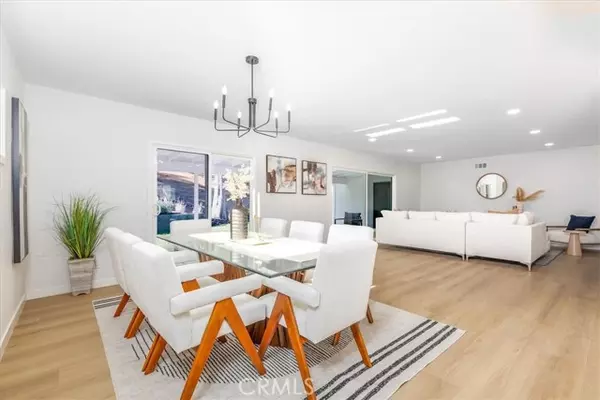 Woodland Hills (los Angeles), CA 91364,4793 Excelente Drive