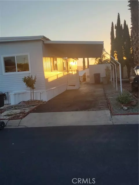 Riverside, CA 92503,3700 BUCHANAN #72