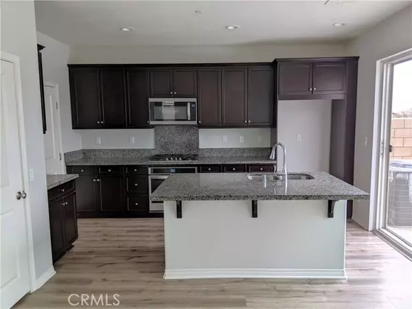 Fontana, CA 92336,6338 Creekstone