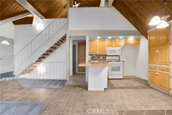 Lake Arrowhead, CA 92352,414 Grass Valley