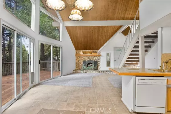 Lake Arrowhead, CA 92352,414 Grass Valley