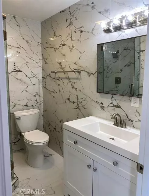 Woodland Hills (los Angeles), CA 91316,21217 De La Guerra #C