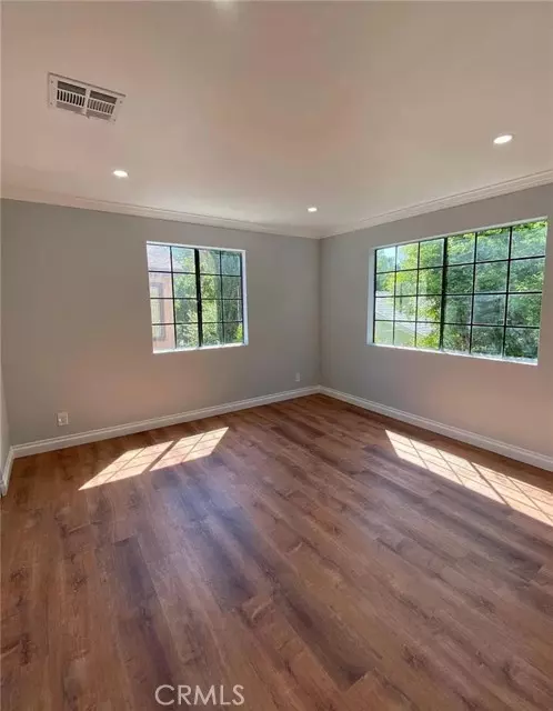 Woodland Hills (los Angeles), CA 91316,21217 De La Guerra #C