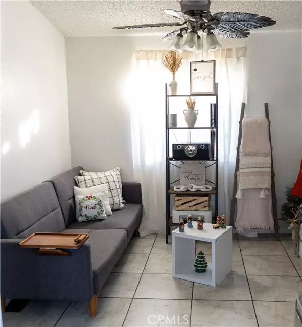 Corona, CA 92879,1410 E 6TH Street #30