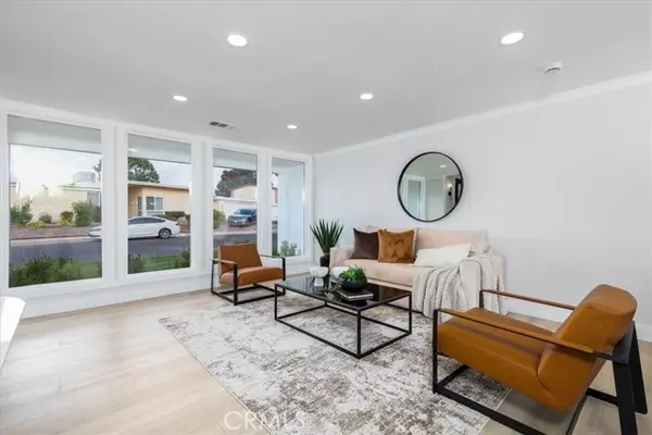 Woodland Hills (los Angeles), CA 91364,4401 Cezanne Avenue