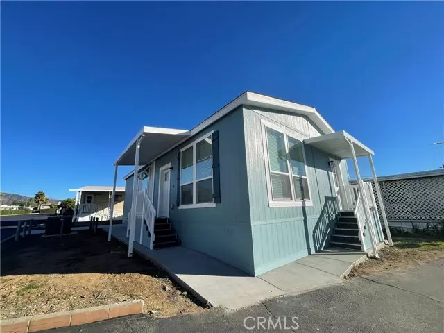 Yucaipa, CA 92399,12995 6th #9
