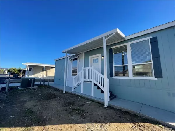 Yucaipa, CA 92399,12995 6th #9
