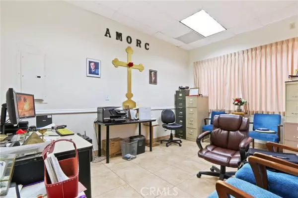 Long Beach, CA 90810,3674 Santa Fe Avenue