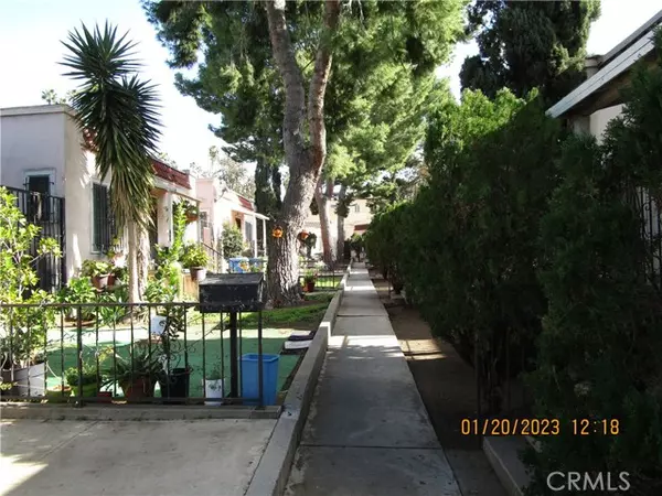 Los Angeles, CA 90027,1802 N Western Avenue