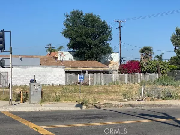 Corona, CA 92879,13653 Magnolia Avenue