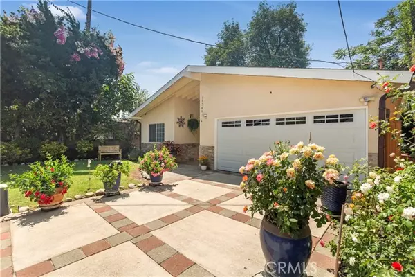 13744 Sylvan Street, Van Nuys (los Angeles), CA 91401