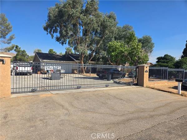 16815 Neenach Road, Apple Valley, CA 92307