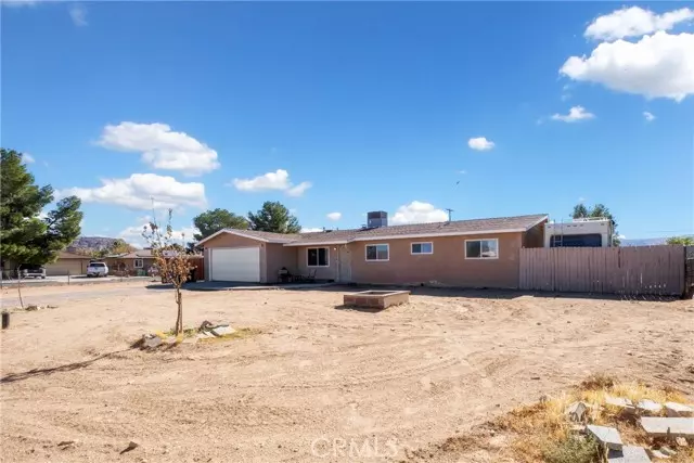 22889 Powhatan Road, Apple Valley, CA 92308