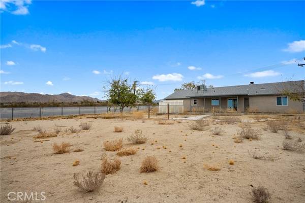 7147 Lennox Avenue, Yucca Valley, CA 92284