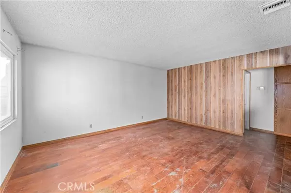 Ontario, CA 91761,1829 E Elm Street