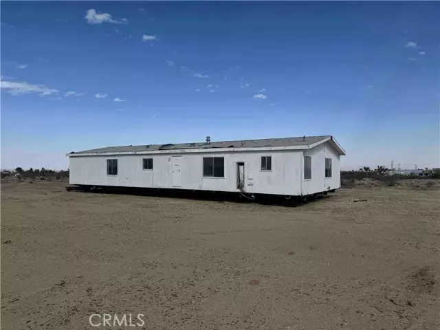 5520 Luna Road, Phelan, CA 92371