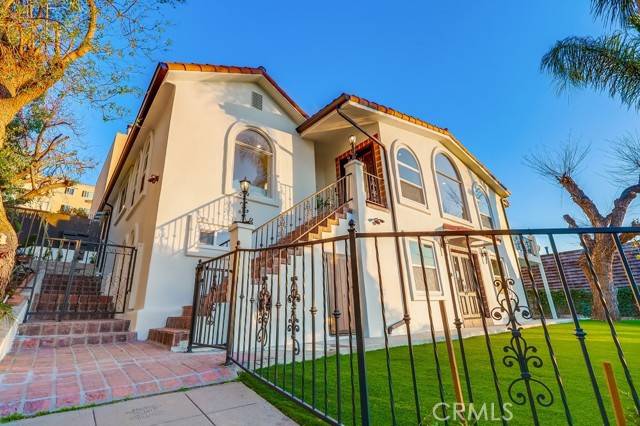 3012 Hyperion Avenue, Los Angeles, CA 90027