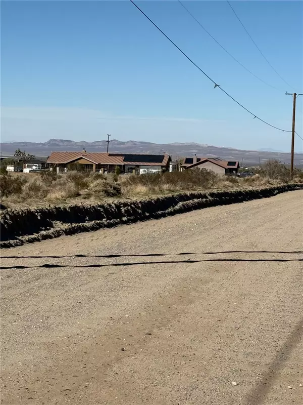 Phelan, CA 92371,0 Mono Road