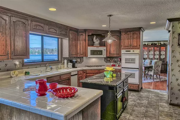 Lake Arrowhead, CA 92352,27990 Peninsula Drive