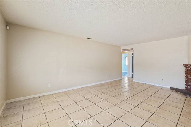 Hesperia, CA 92345,9866 Cottonwood Avenue