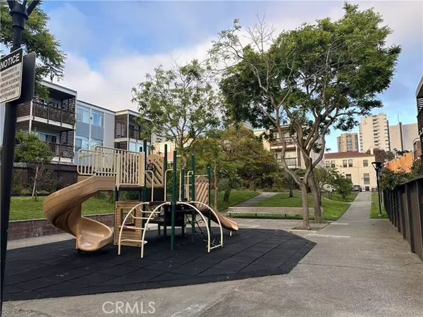 San Francisco, CA 94115,75 Western Shore Lane #1
