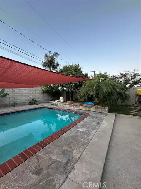 Azusa, CA 91702,907 E Ghent Street