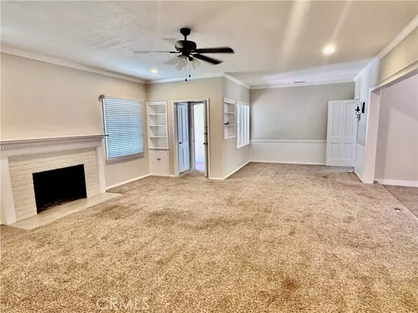 Whittier, CA 90601,13707 Philadelphia Street