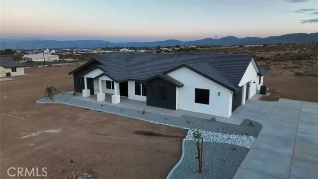 12025 Prairie Trail, Oak Hills, CA 92344