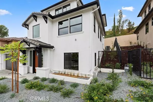 Los Angeles, CA 90042,943 N Avenue 66