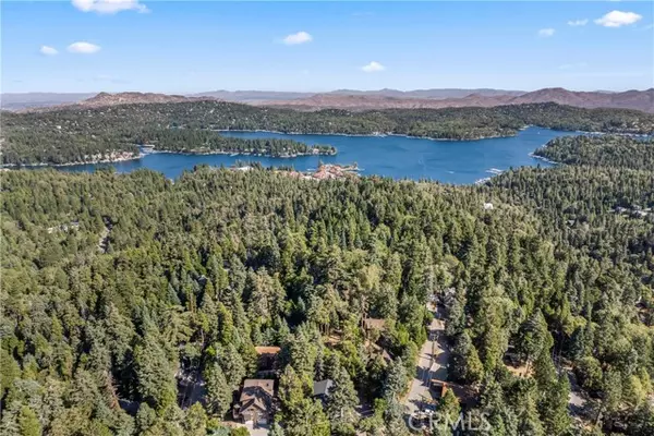 Lake Arrowhead, CA 92352,695 Buckingham Square