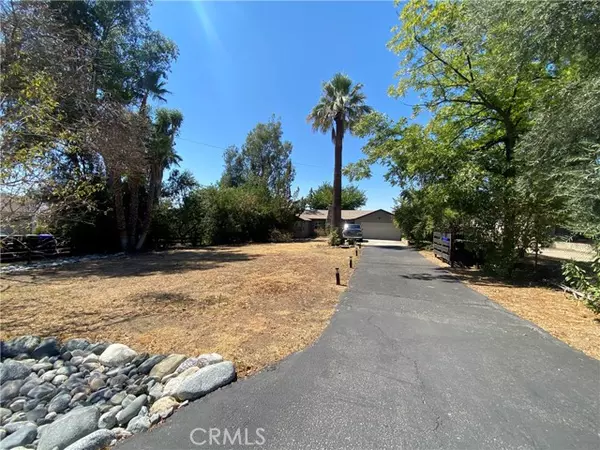 Yucaipa, CA 92399,11748 Douglas