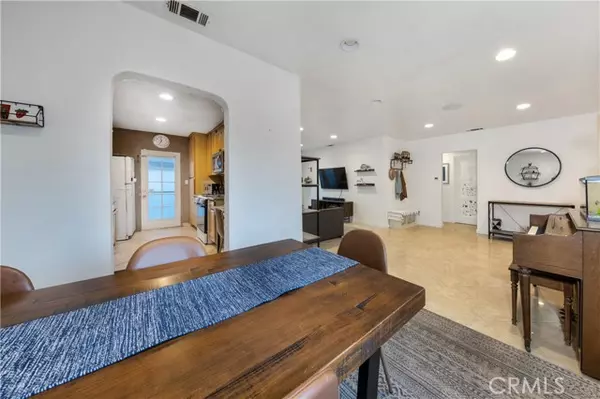 Bellflower, CA 90706,9226 Foster